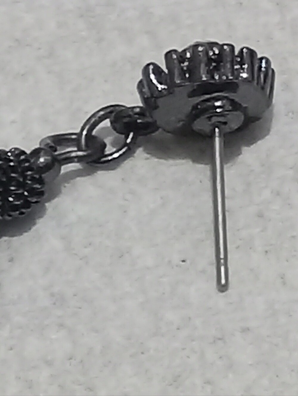 earrings - Picture 7 of 9
